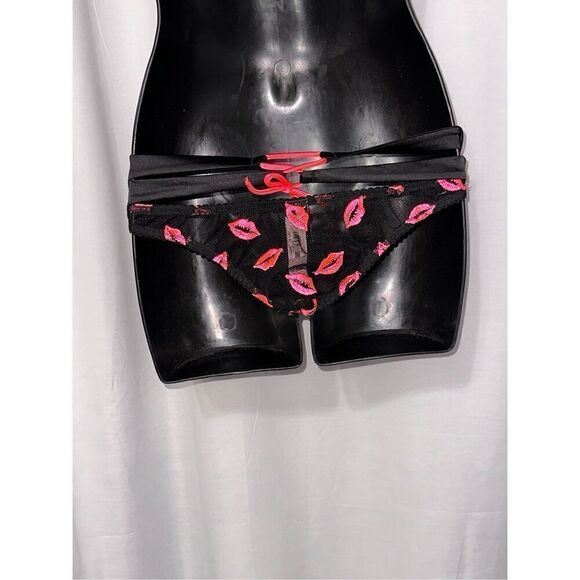 NEW WITH TAGS WOMEN Beautiful Victoria’s Secret black and pink lip embroidered l - Picture 3 of 6